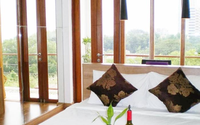 5ive Beach House Hotel