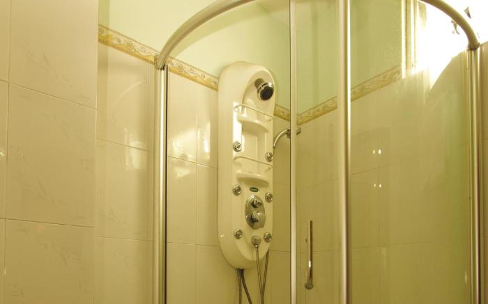 Quynh Huong Hotel - Phan Dang Luu street