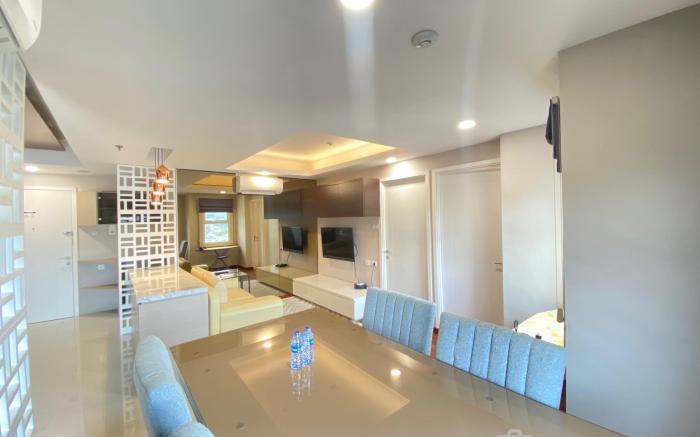 Luxurious 2BR Parahyangan Residence By Travelio