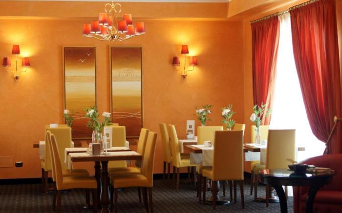 Bram Hotel