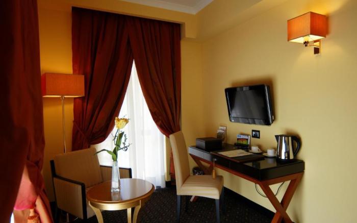 Bram Hotel