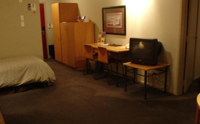 Off Broadway Motel