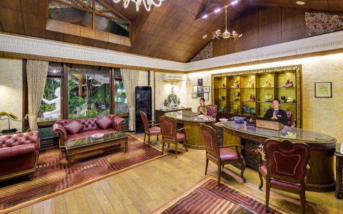 Mayfair Spa Resort & Casino