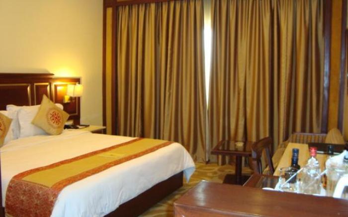 Hotel Dynasty