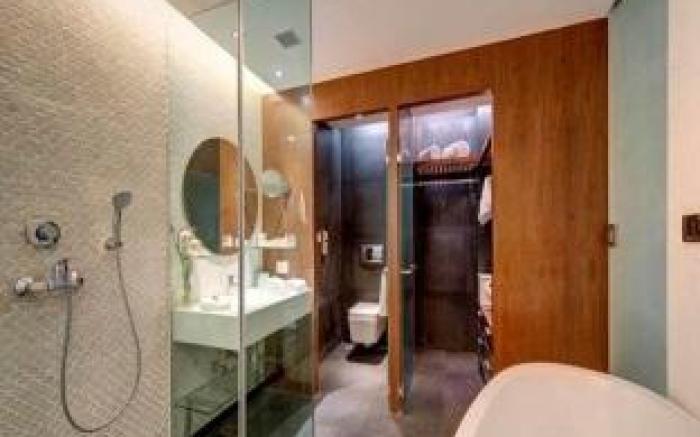 The Hotel Hindusthan International