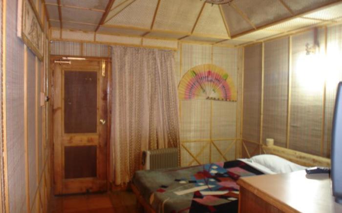 Snow King Retreat & Revolving Restaurant ,Cottages, Huts, Villas - Fagu Hill Top Kufri Shimla