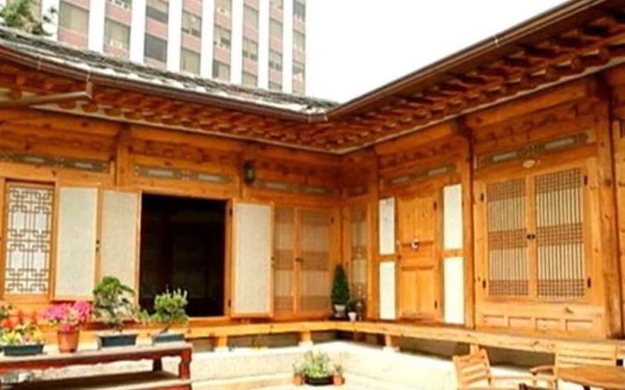Moon Hanok Guesthouse