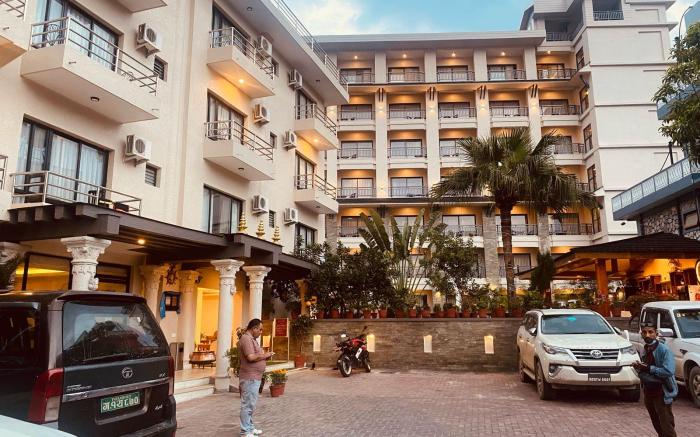 Hotel Pokhara Village & SPA