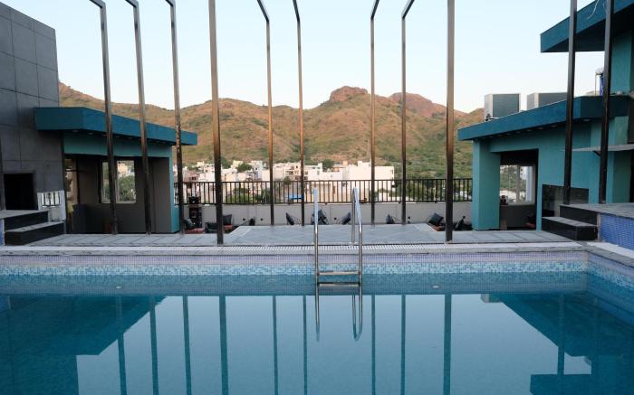 Hotel Suvin Residency - Rooftop Swimming Pool
