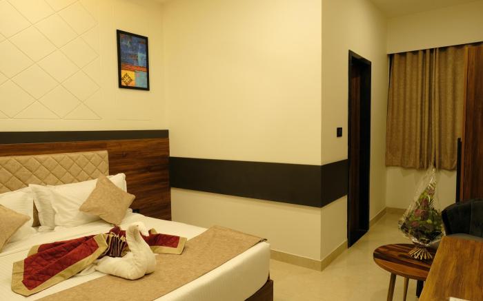 Hotel Suvin Residency - Rooftop Swimming Pool