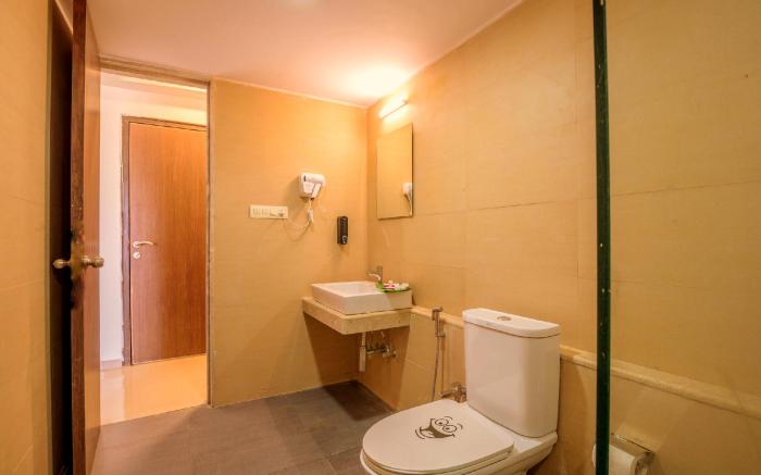 Studio Stay Near Airport in Santacruz East, vakola