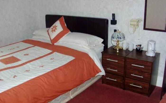 Farnham Hotel