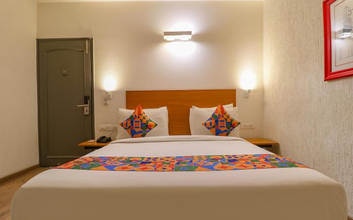 FabHotel Lord Inn