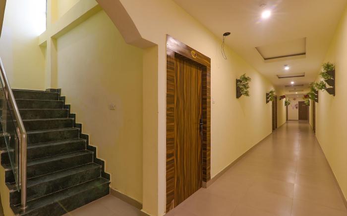 FabHotel SR Inn