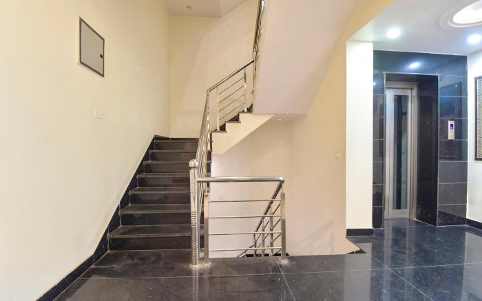 FabHotel Pink City