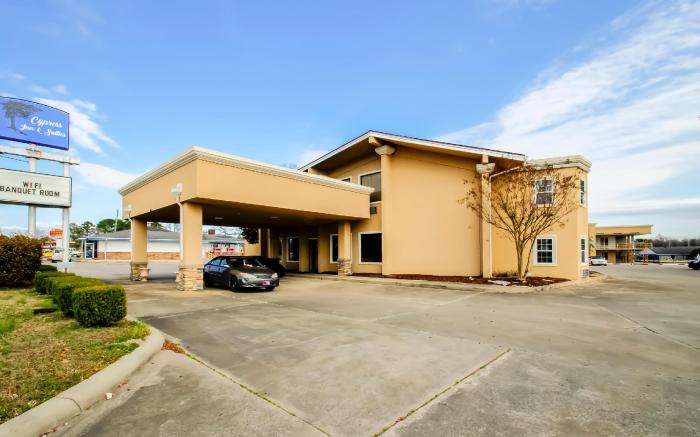 Cypress Inn & Suites Washington by OYO