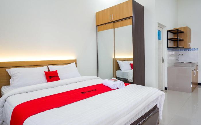 RedDoorz near Terminal Tirtonadi 2