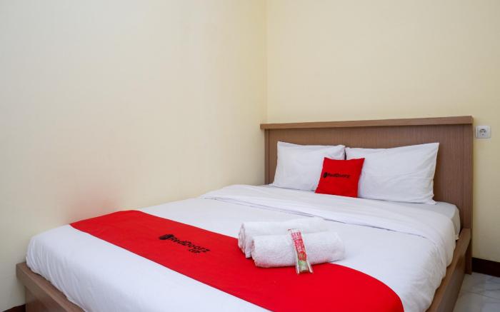 RedDoorz near Tugu Muda Semarang