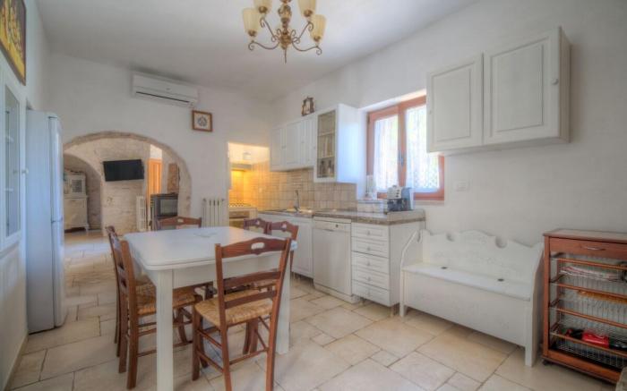 Trullo Paan by Typney