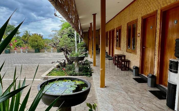 Oku Guest House & Café