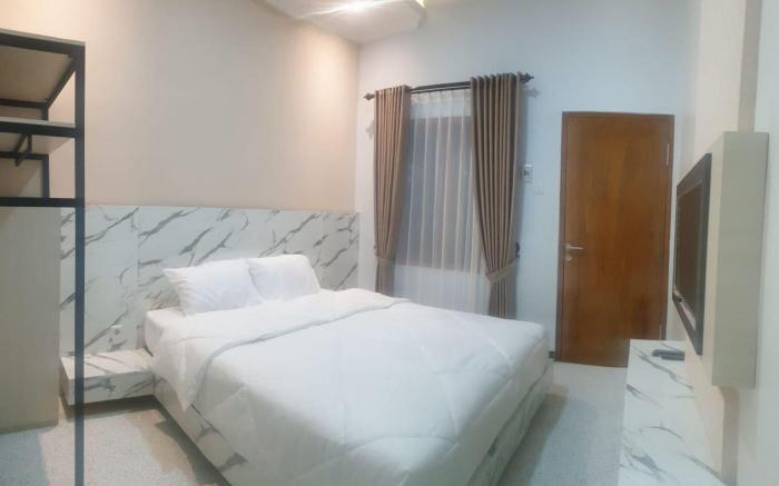 Oku Guest House & Café