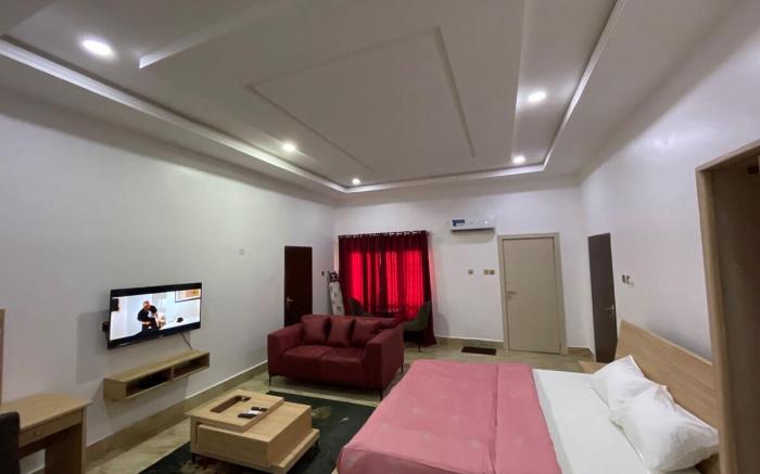 SUNSET VIEW CONDO@UTAKO+WIFI+24HRs AC & GENERATOR