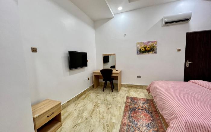 ONE BEDROOM FLAT @UTAKO+WIFI+ 24HRs AC & GEN