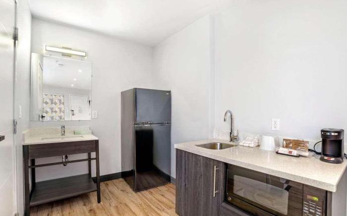 Studio 6  Suites Stockton, CA – Waterfront
