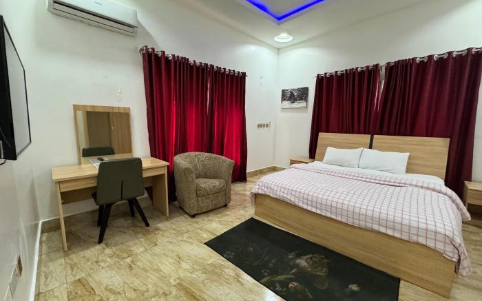 ONE BEDROOM FLAT @UTAKO+WIFI+ 24HRs AC & GEN