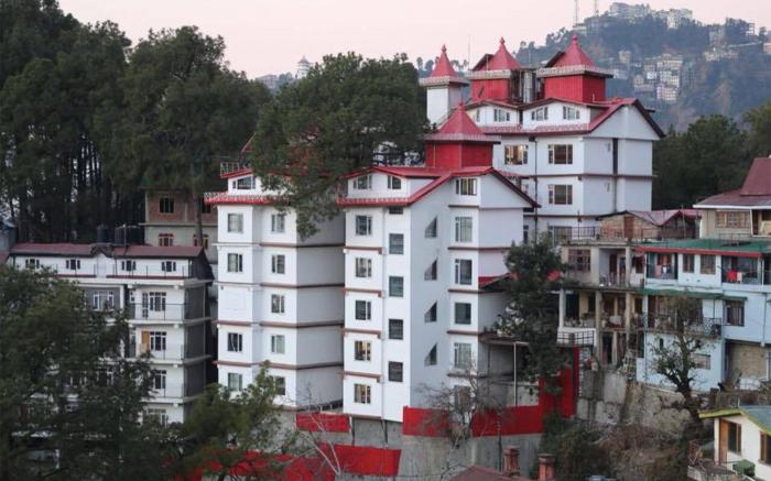 Hotel The Grand White