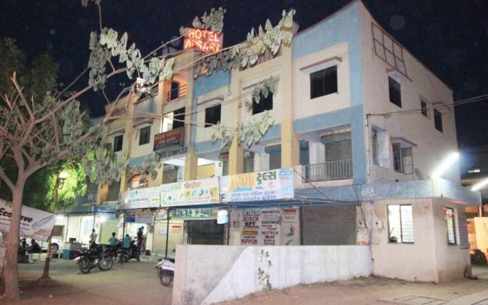 Goroomgo Apsara Guest House Ahmedabad