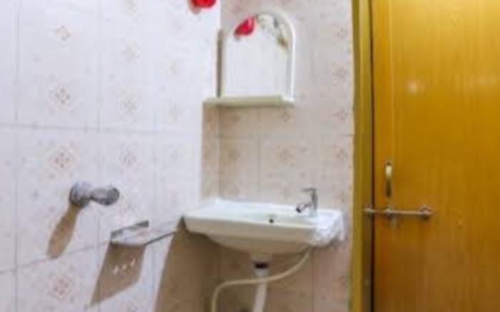 Goroomgo Apsara Guest House Ahmedabad