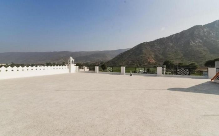 Siddarth Resort - Mountain View with Pool
