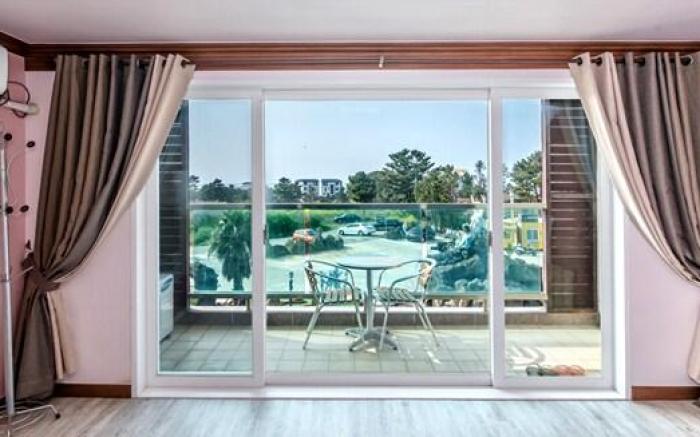Ghosthouse Aewolhaean-ro Ocean View 16-pyeong Studio (1.5 Room) Resort Pension (Room 201)
