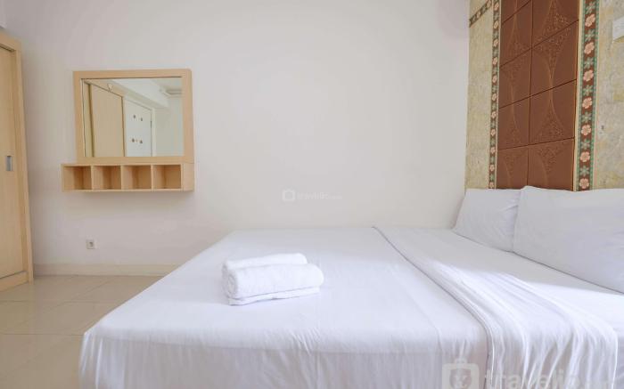 Homey and Comfort Studio Bassura City By Travelio