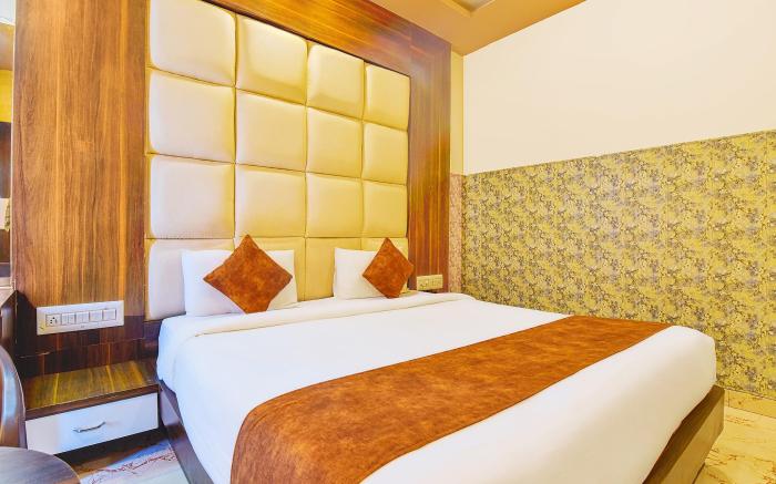 FabHotel Prime The Royal Galaxy
