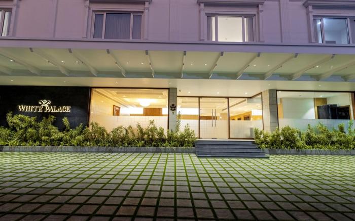 White Palace Hotel