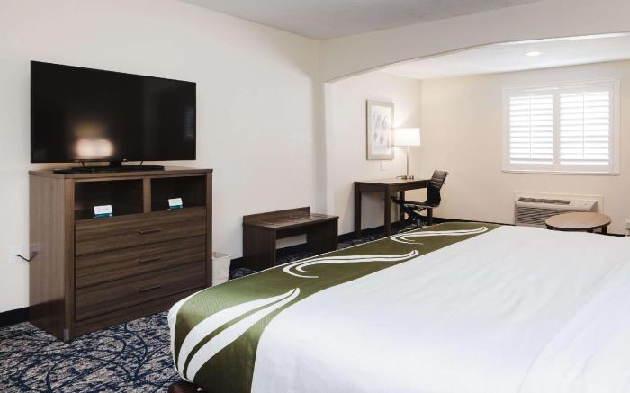 Quality Suites Houston Hobby Airport