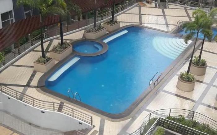 One Palm Tree Villas Newport City Unit  1