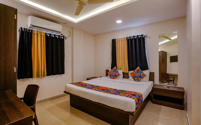 FabHotel Royal Inn NS - Taluka