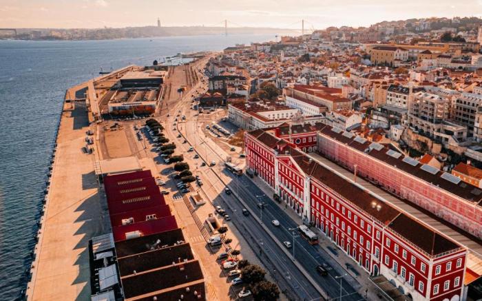 The Editory Riverside Santa Apolonia Hotel