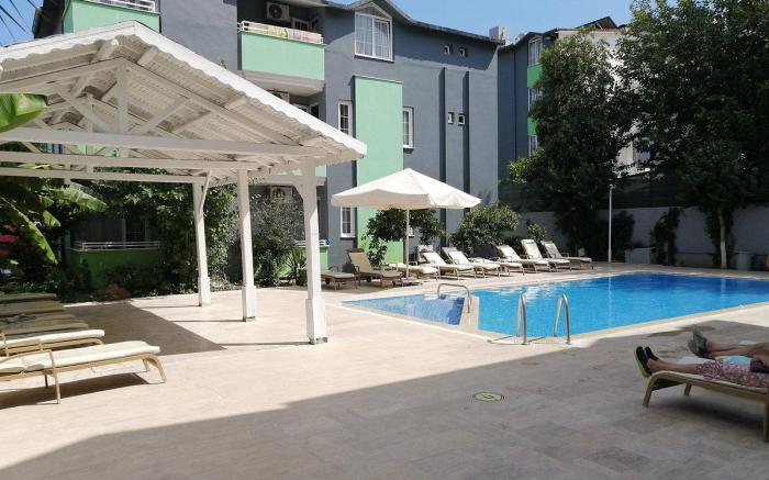 Anita Kemer Noch Hotel
