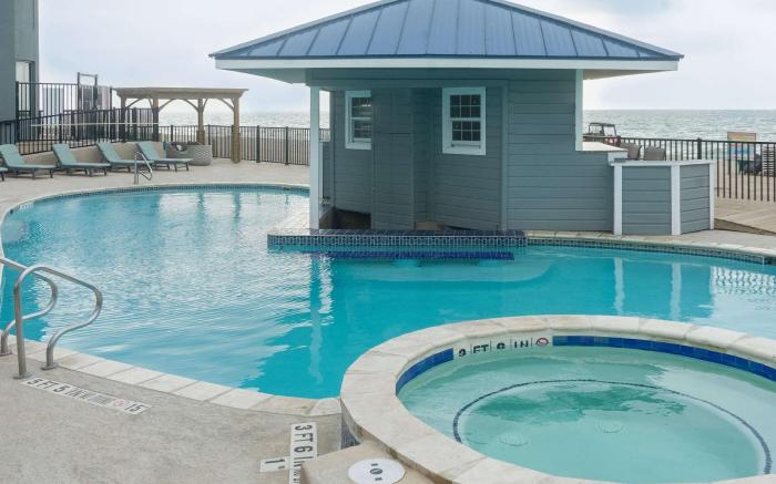 DoubleTree by Hilton Corpus Christi Beachfront