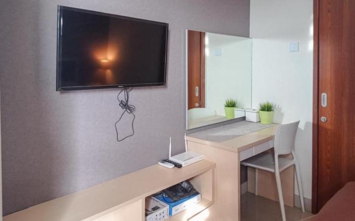 RedLiving Apartemen Grand Kamala Lagoon Pekayon Tower Barclay North