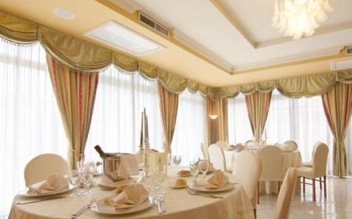 Hotel Leon - Ristorante Al Cavallino Rosso