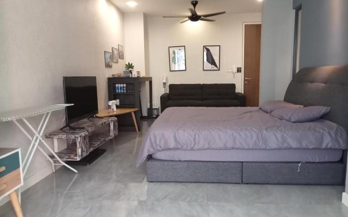 Comfortable couple room w/balcony n bathtub