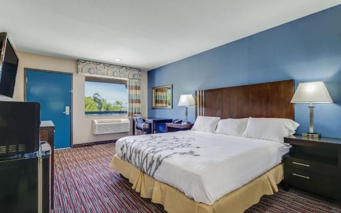 Econo Lodge Inn & Suites Enid South