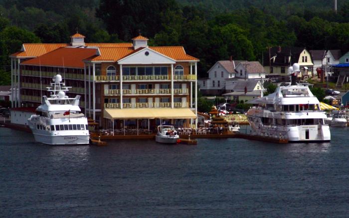 Riveredge Resort