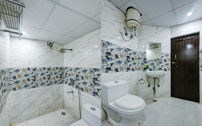HOTEL PLATINUM IGI Airport