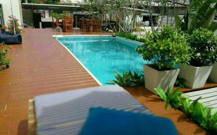 THOUSAND-TEN THOUSAND HOTEL